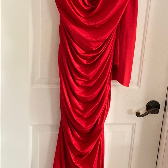Jovani 171314 in Red - Picture 8 of 8